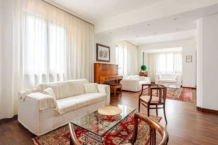 Spacious apartment in Tuscany with great location - Image 1