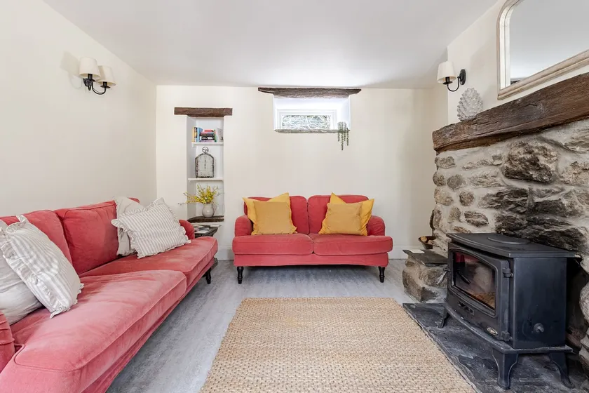 Cottage in a great rural location. - Image 1