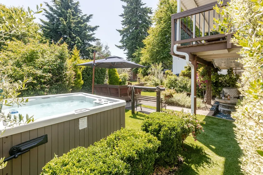 Garden Oasis in the City - Image 1