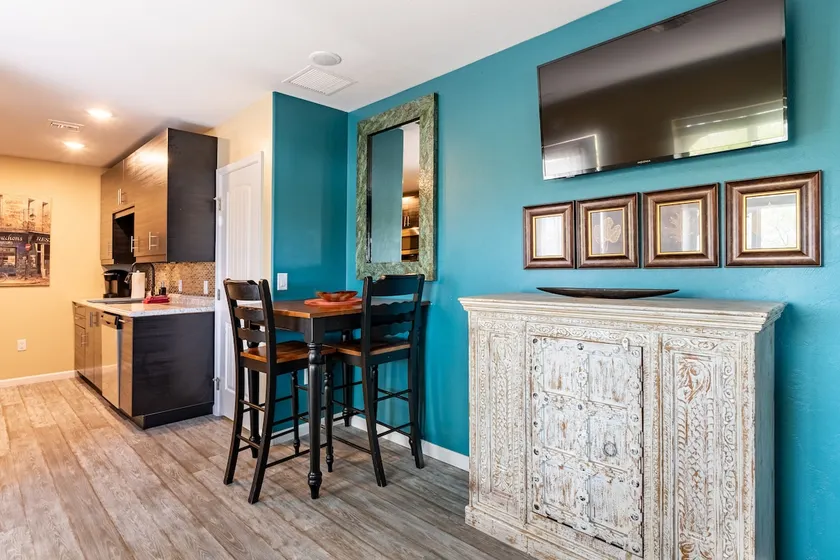 Sunset View Guest House - NW - Full amenities! - Image 1