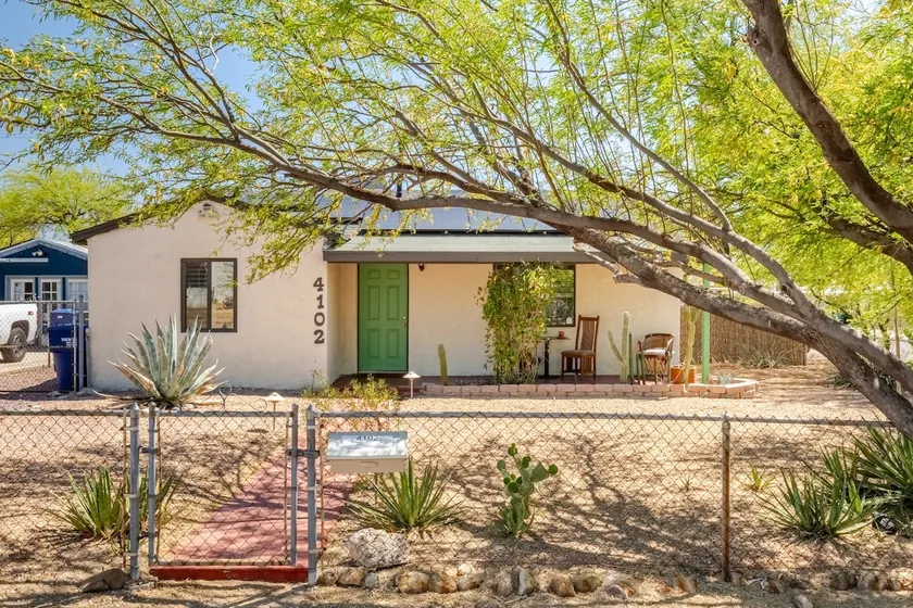 Charming Corner Bungalow in Central Tucson ! - Image 1
