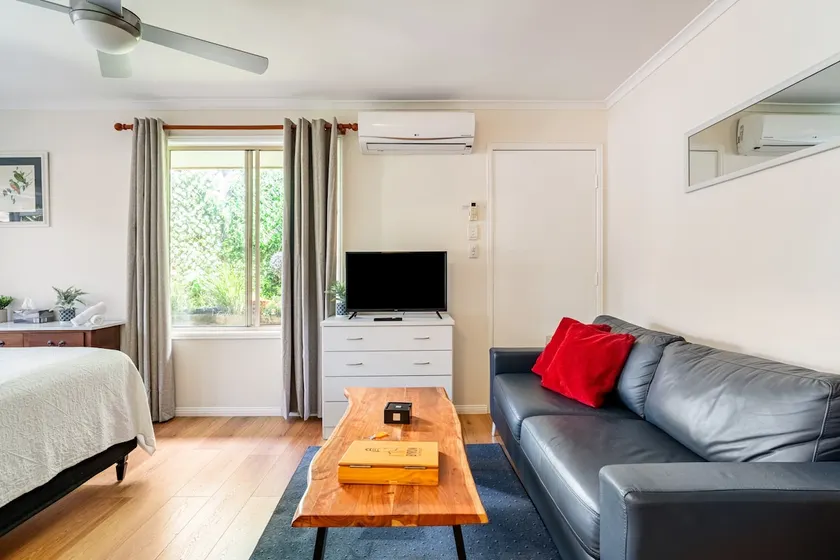 Cosy Studio with aircon & wifi - Image 1