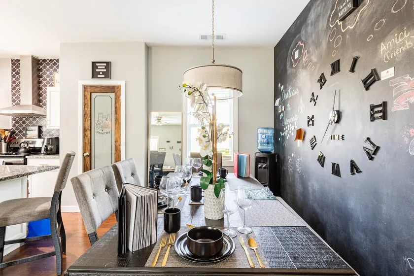 In the City, Amazing Experience 3 Bedroom 2.5 Bath - Image 1