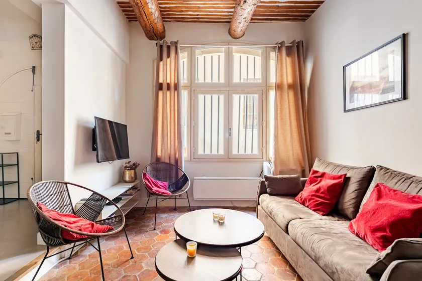 Townhouse in Mazarin district for up to 8 people - Image 1