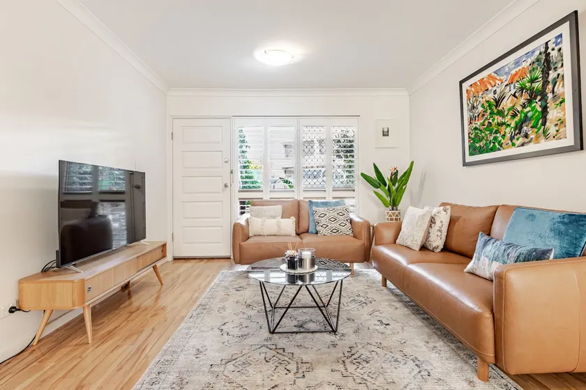 Subiaco Executive/Holiday Apartment - Image 1