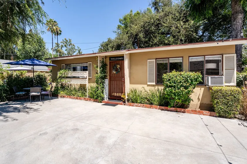 A Private Affair Cottage - Image 1