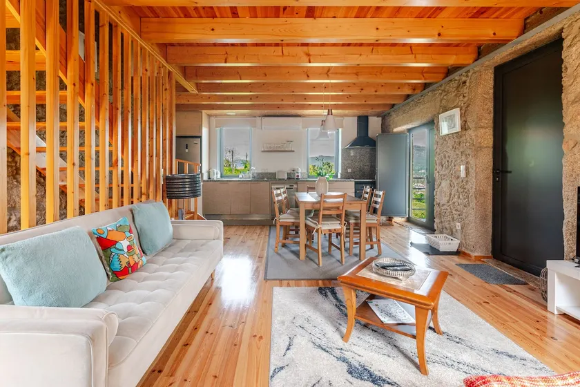 Beautiful cottage with an open view of the mountain - Image 1