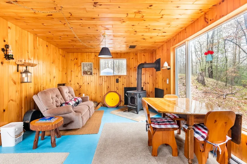 All Season Secluded Cabin Rental in the Woods - Image 1