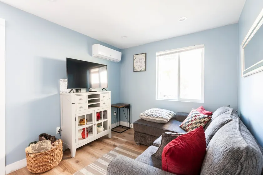 Dog-friendly, private 1BD/1BA back unit & parking! - Image 1