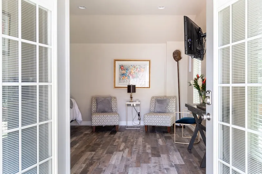 Private Boutique Retreat in Historic Monte Vista - Image 1