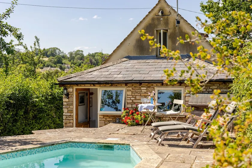 Cosy, rural apartment with breakfast hamper - Image 1