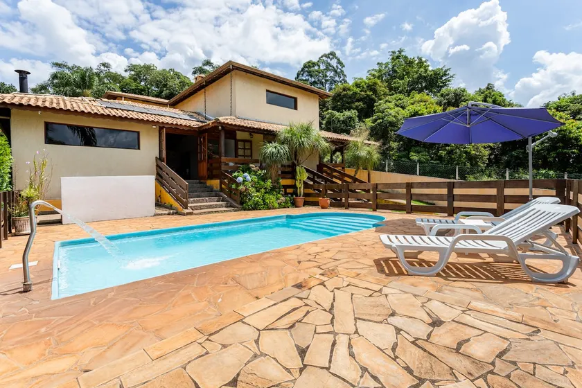 Beautiful View! Large Gourmet Space with Pool! - Image 1