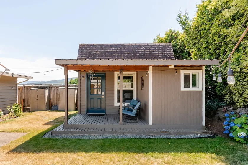 Lake Sammamish, Cozy Guesthouse with Spa Comfort - Image 1