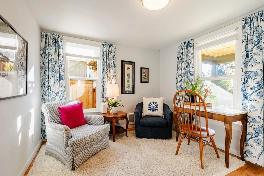 U of O Autzen -Stunning 1905 Fully Renovated Home - Image 1