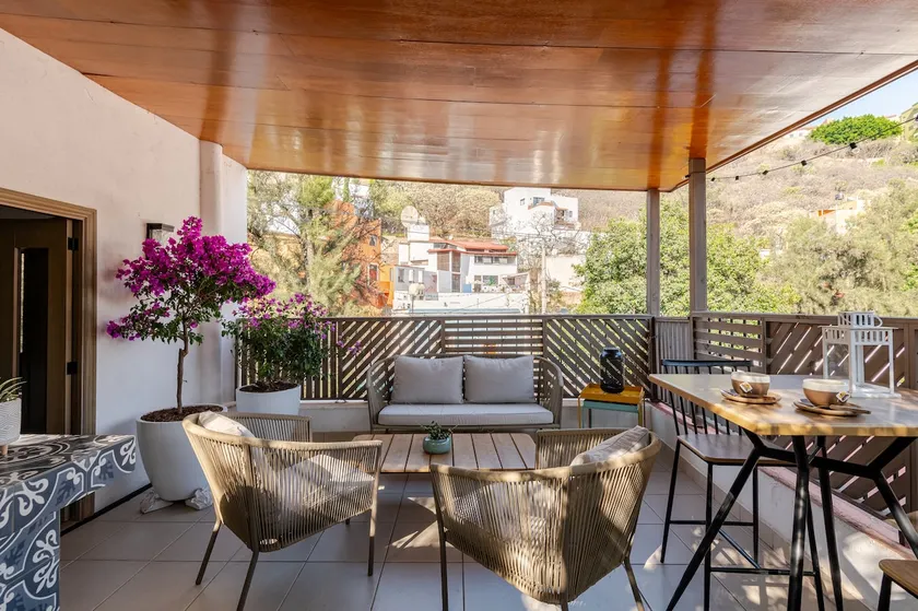 Private Terrace | Historic Center | Starlink #5 - Image 1