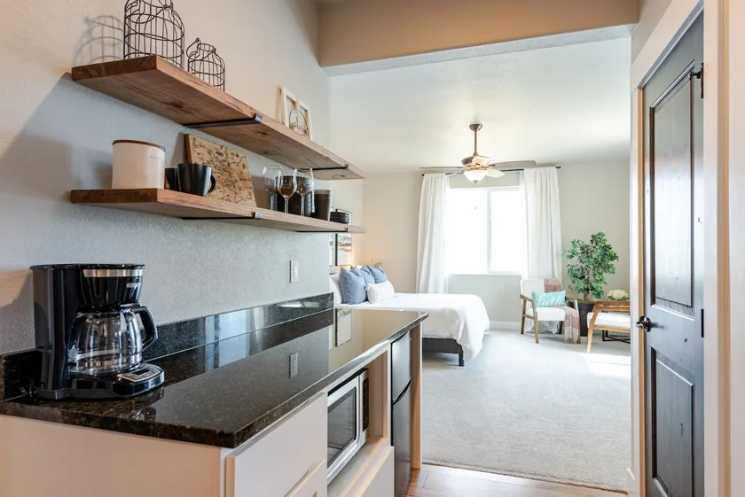 Lake House Guest Suite - Perfect Location!!! - Image 1
