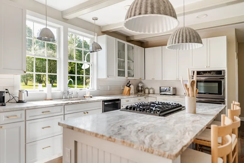 Modern Rhinebeck Farmhouse with Chef's Kitchen - Image 1