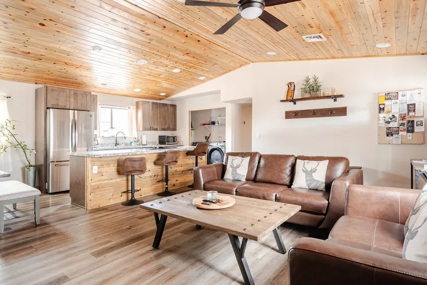 Hot Tub + pet friendly in the heart of Pinetop - Image 1