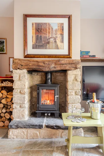 4 Star Cotswold stone cottage - Image 1