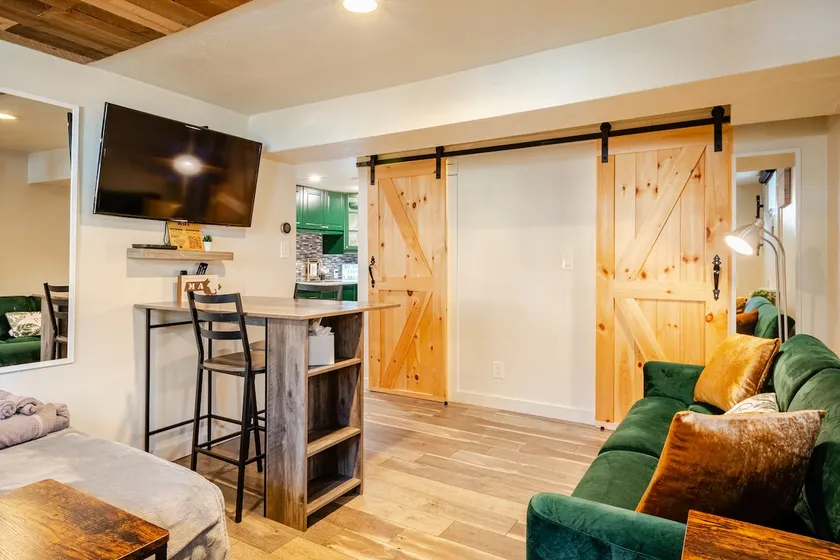 Stay a While, Studio Apartment-Pet Friendly - Image 1