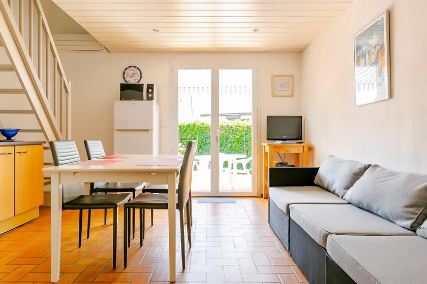 Maisonette in Residence with pool - Image 1