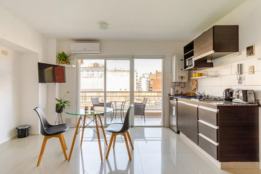 One-room apartment, garage included (savings of $26,000 per day) - Image 1