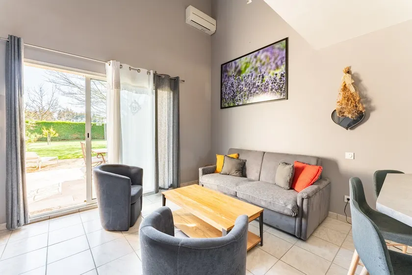 Mas Papabiou – Charming cottage with hot tub Eygalières - Image 1