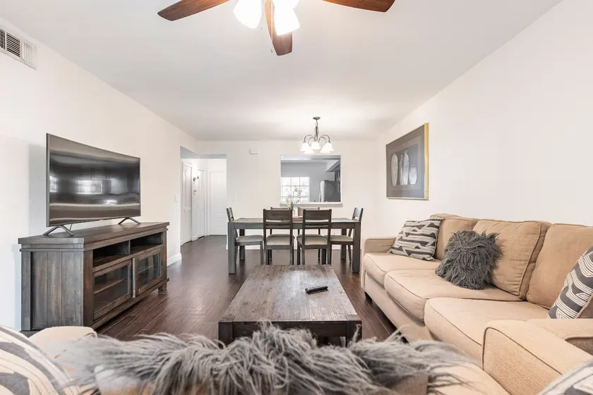 Apt in heart of Orlando - Image 1