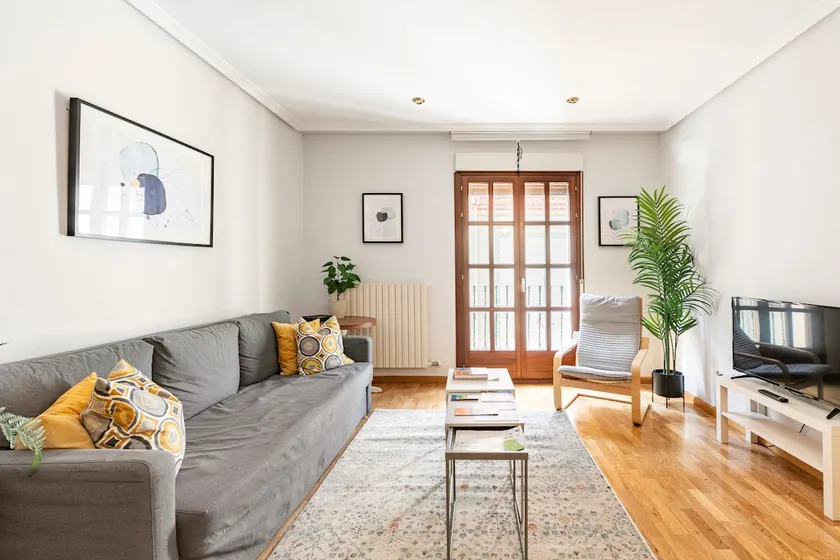 Nice 100 m apartment next to Plaza España, the center - Image 1