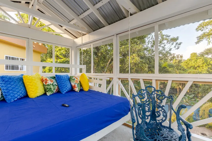 Swing Bed in the Hills: Secure Escape, Fast wifi - Image 1