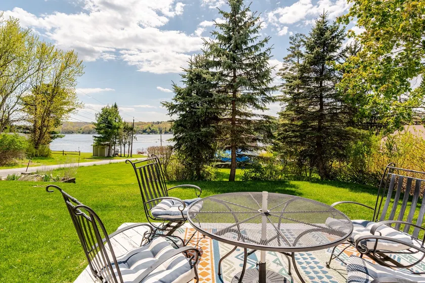Lakeview Cottage w/ Kayaks, Deck, & Lake Access - Image 1