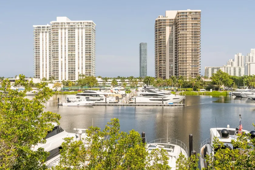 The Yacht Club at Aventura Miami 4405 - Image 1