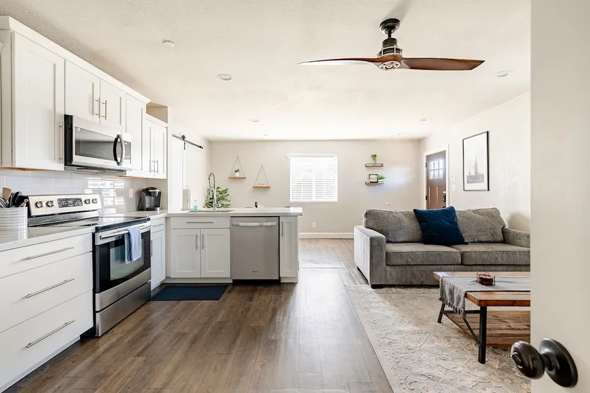 The GOAT Rental Pickleball + Full Kitchen - Image 1