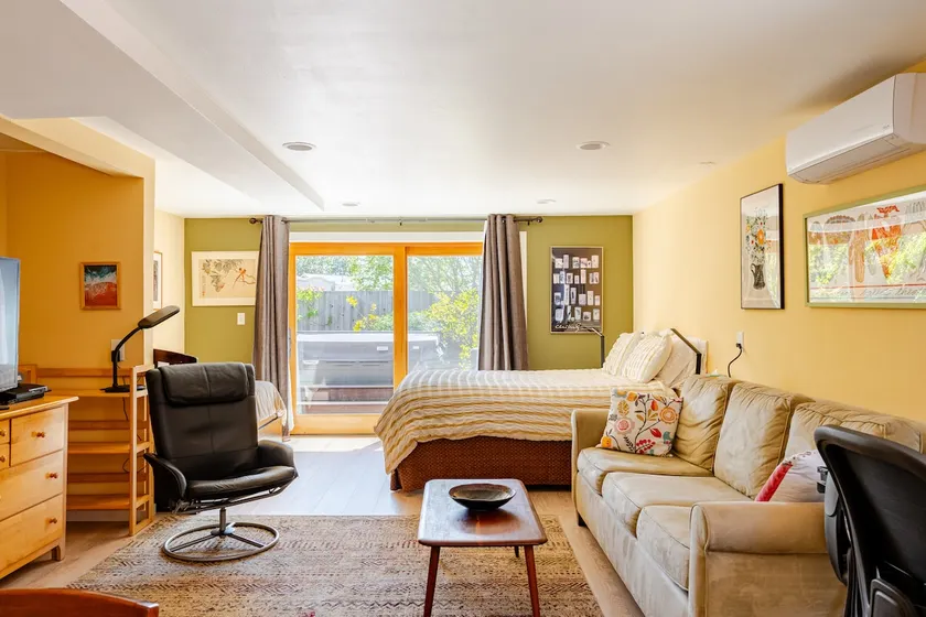 Garden stay for your Bay adventure - Image 1
