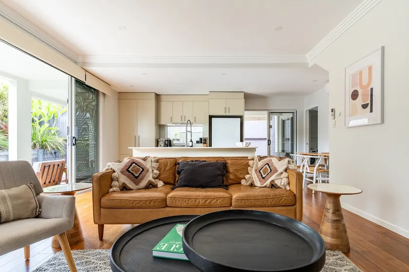 Zen townhouse in the heart of Bulimba - Image 1