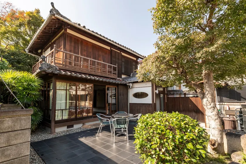 Private rental for one group per day. A 100-year-old traditional house. Maximum 8 people. Moons Cafe. - Image 1