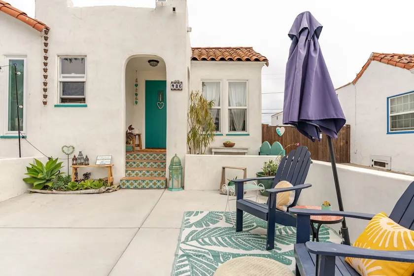 Coastal Escape Ventura Stylish Midtown Bungalow #2 - Image 1