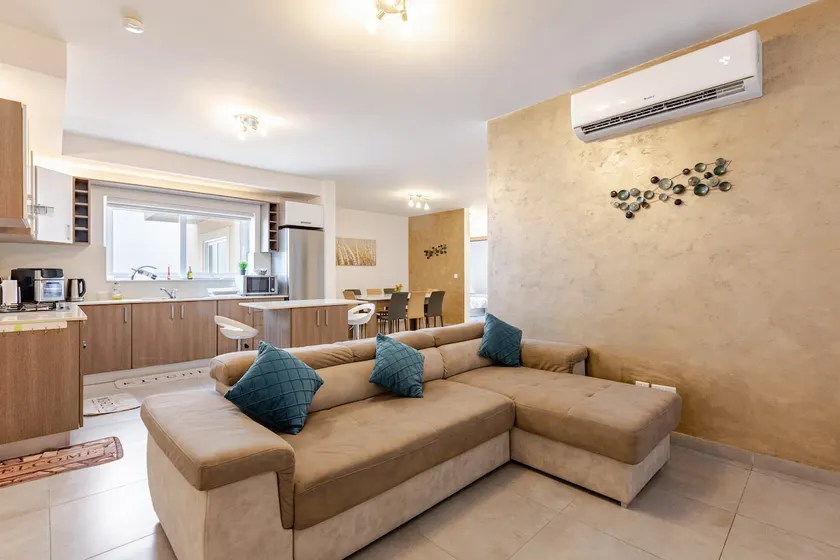 Eureka Mansions - Stylish, Spacious & Elegant - Image 1
