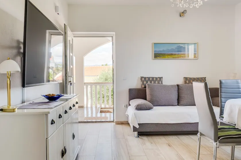 Apt. Pustahija, 200 m beach, 1 bedroom - Image 1