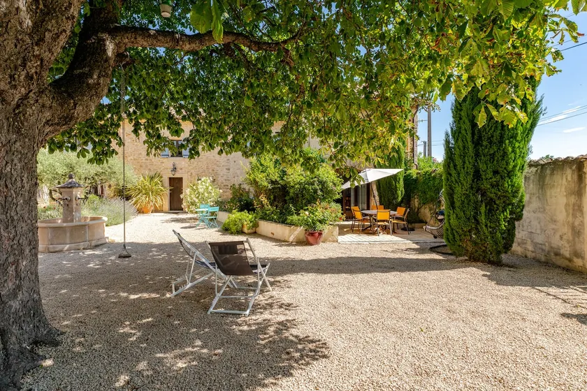 150-m² Provencal house - Image 1