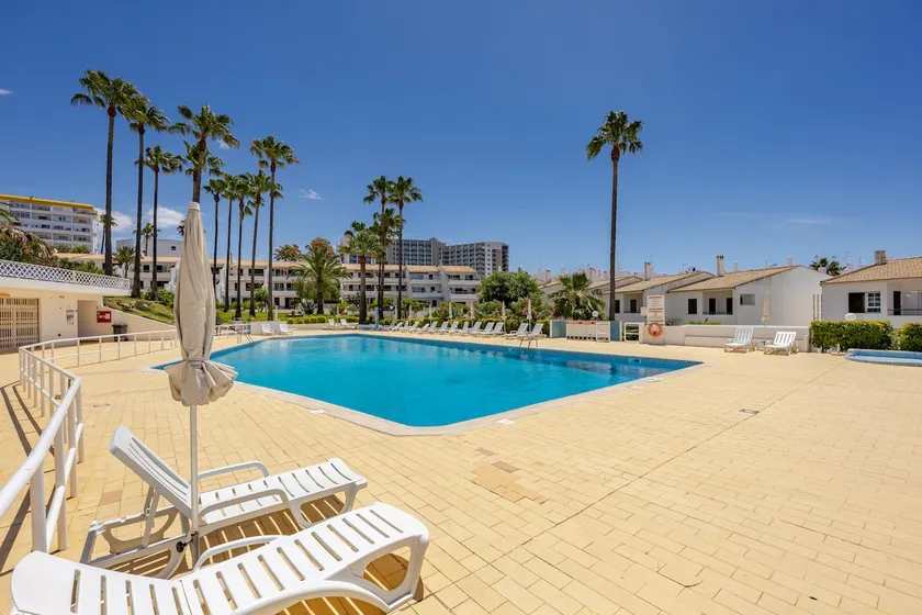 Stylish Sunny Apartment w/Pool Vila Alba - Image 1