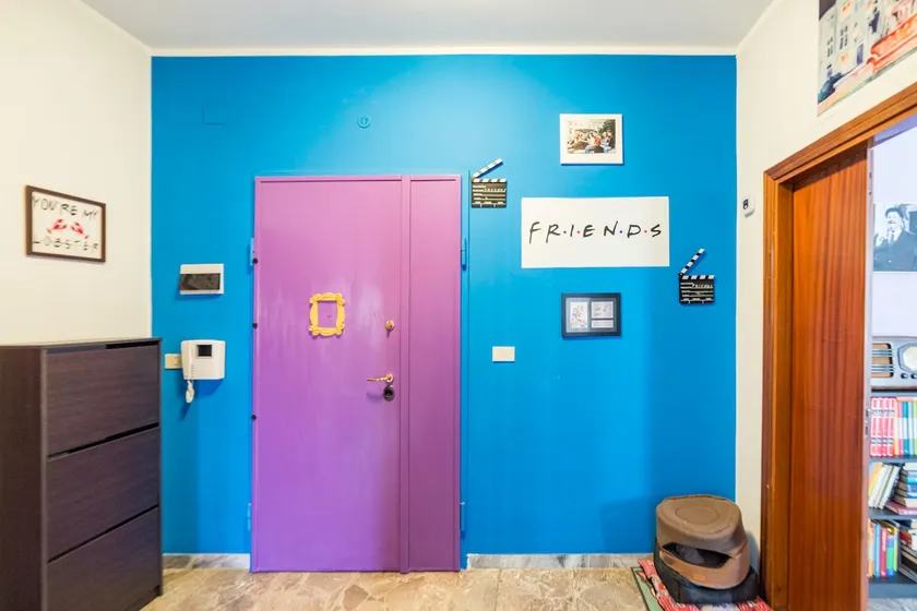Central Perk comfortable family accommodation - Image 1