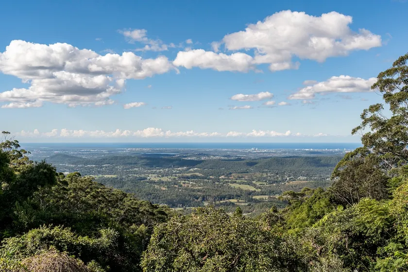 Tamborine Mountain Spectacular Gold Coast Views - Image 1