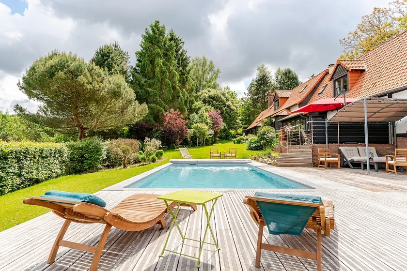Private Jacuzzi Pool Normandy - Image 1