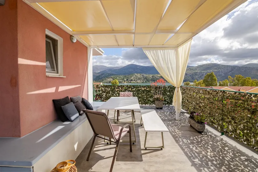 Argostoli Terrace Loft with Sea Views - Image 1