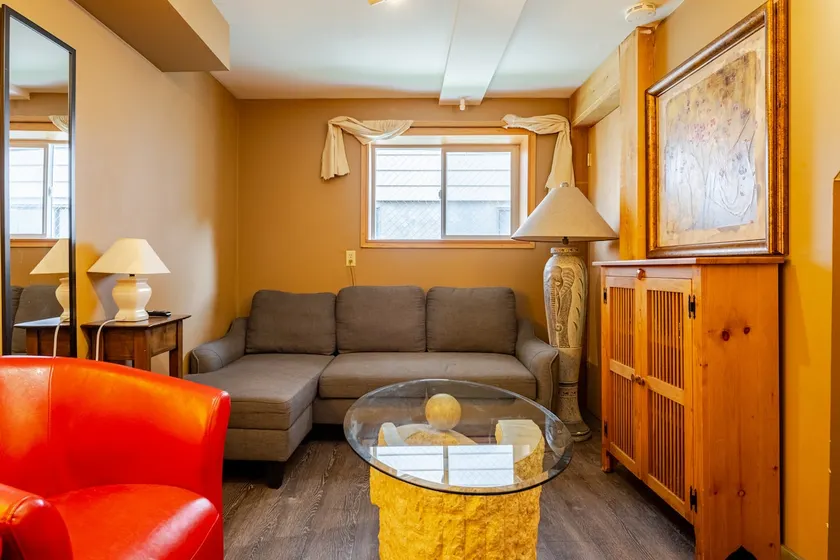 Downtown Banff! 2 bdrm suite 118 Beaver St. B&B - Image 1