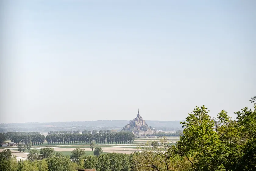 One-of-a-kind panoramic view of the Bay of Mont Saint-Michel - Image 1