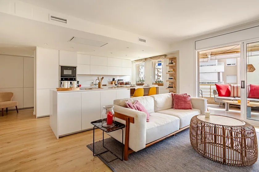 Your comfortable home away from home w/ parking - Image 1