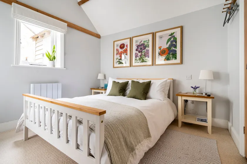 Cosy, self contained en-suite room for 2! - Image 1