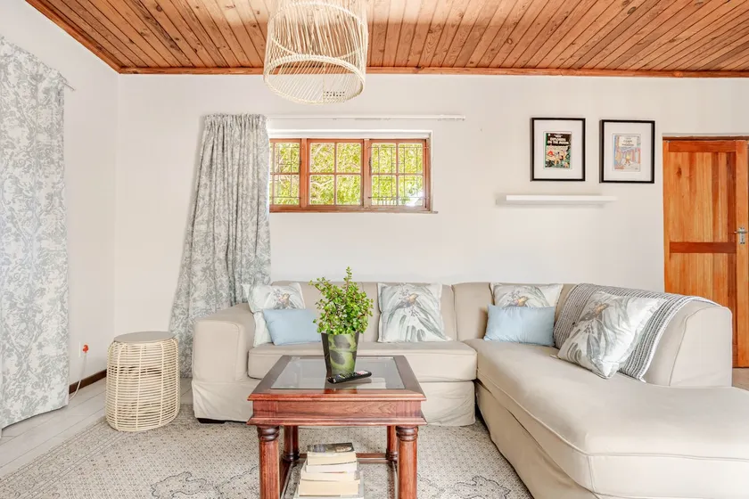 Miss K’s Pinelands Thatched-roof Cottage - Image 1
